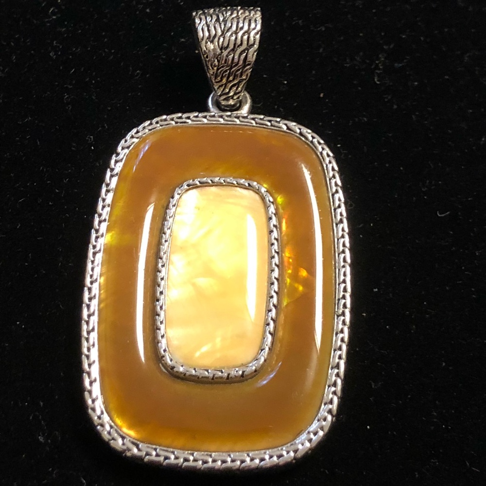 Lia Sophia pendant